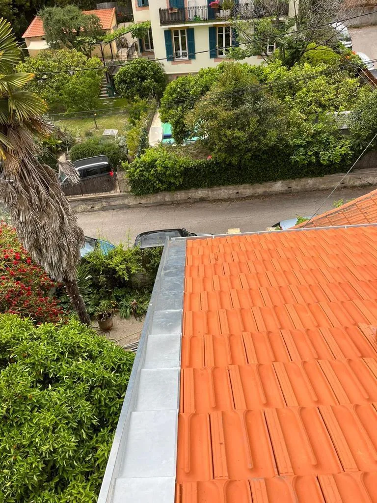Intervention sur toiture - couvreur Roquefort-les-Pins